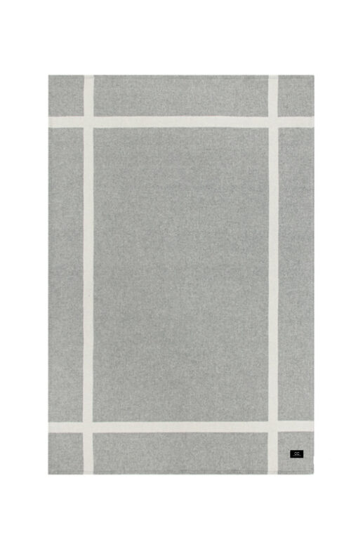 Throw blanket in jacquard woven Merinos wool and cashmere gray